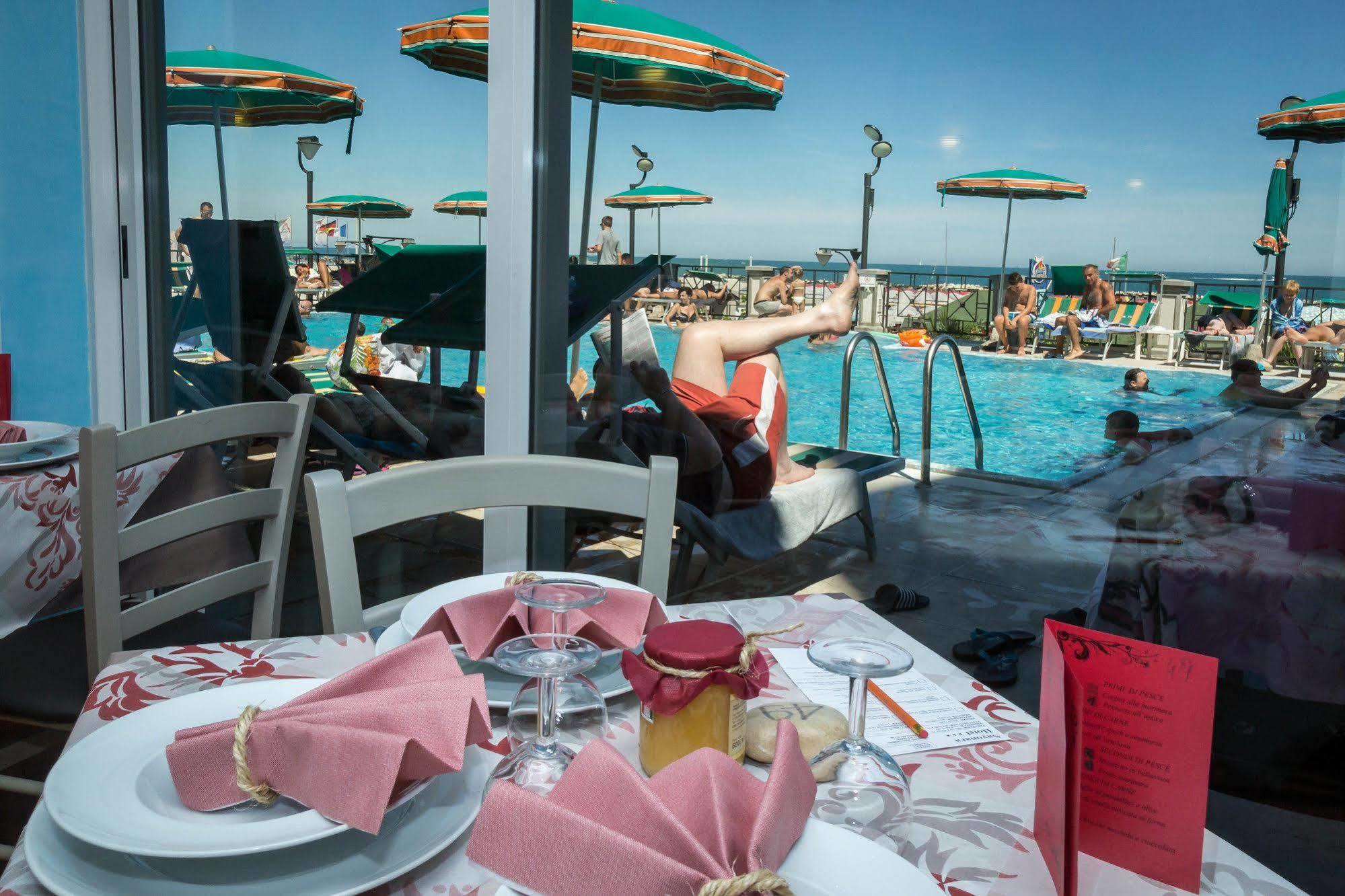 Hotel Sayonara Cattolica Exterior foto