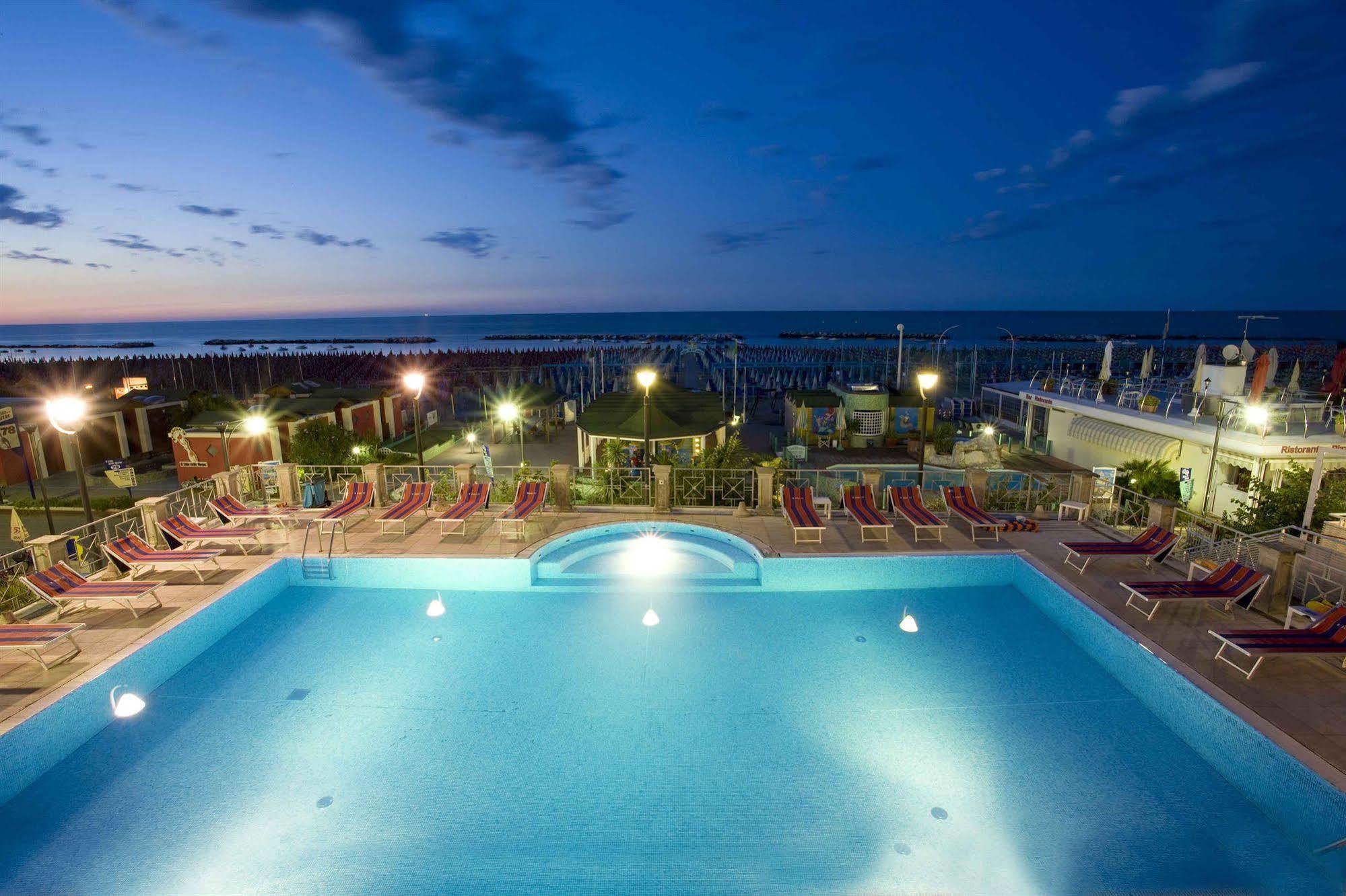 Hotel Sayonara Cattolica Exterior foto